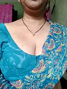 Snapshot of Rosy-B chatting on October 14, 1:08 am Rosy-B online show from October 14, 1:08 am