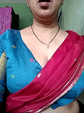 Snapshot of Rosy-B chatting on October 13, 12:57 am Rosy-B online show from October 13, 12:57 am