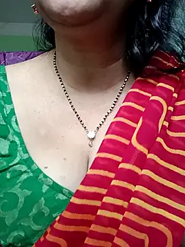 Snapshot of Rosy-B chatting on October 29, 9:35 am Rosy-B online show from October 29, 9:35 am