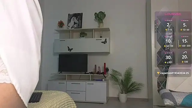 Molliblum online show from September 11, 2:28 pm