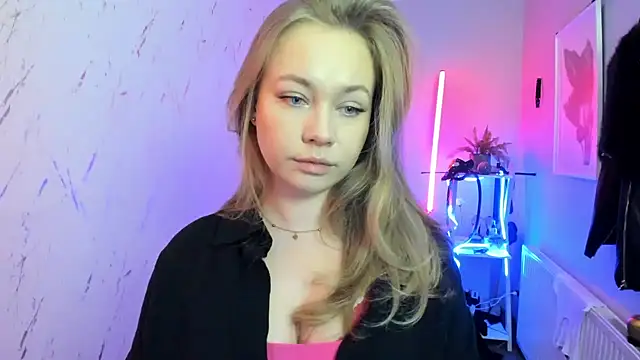 holly xglam online show from November 13, 8:41 pm