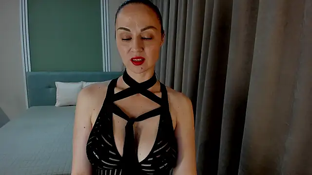 Amanda Goodwin  online show from July 29, 8:53 pm