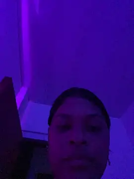 RoomExotic11 online show from June 24, 5:39 am