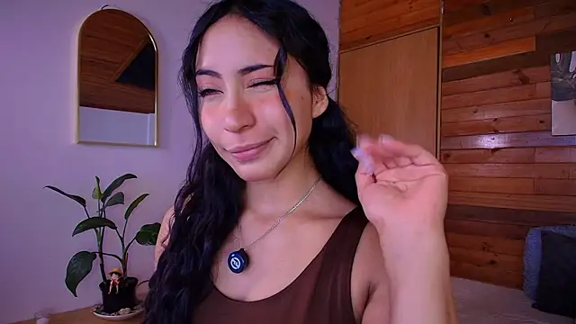 amber curly online show from June 9, 9:03 pm