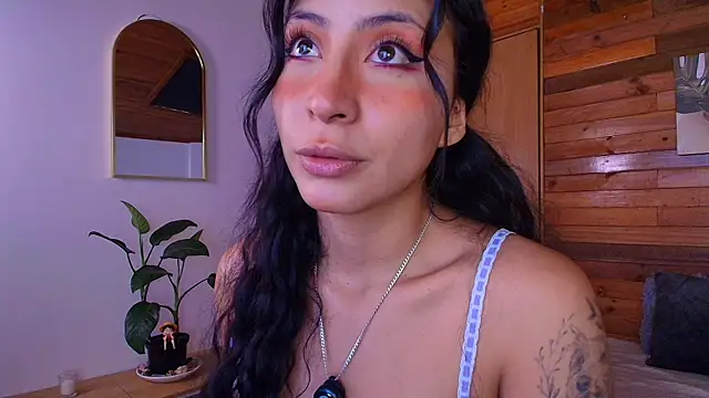 amber curly online show from July 7, 3:37 pm