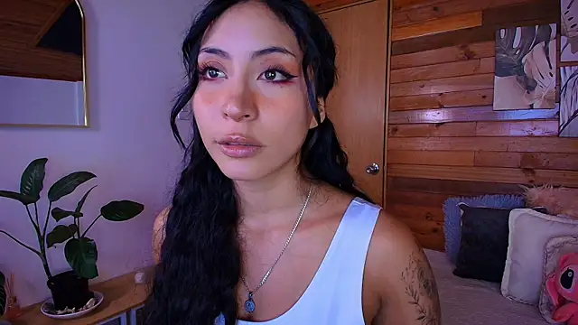 amber curly online show from May 5, 7:50 pm