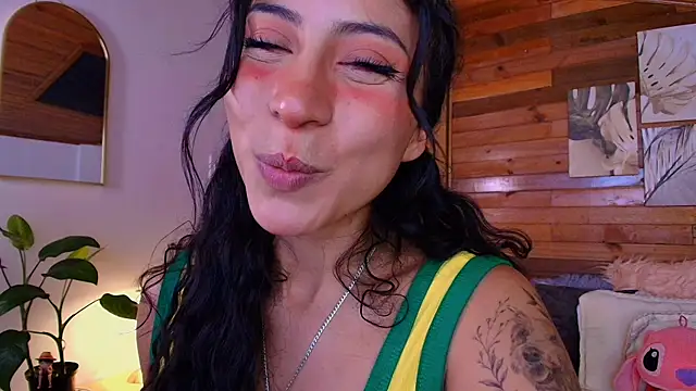 amber curly online show from July 22, 10:00 pm