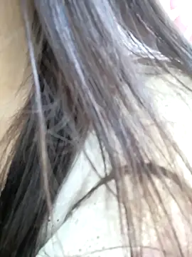 Snapshot of _Linez_ chatting on September 11, 6:19 pm  Linez  online show from September 11, 6:19 pm