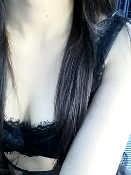 Snapshot of _Linez_ chatting on October 2, 6:46 pm  Linez  online show from October 2, 6:46 pm