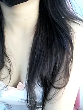 Snapshot of _Linez_ chatting on September 15, 6:37 pm  Linez  online show from September 15, 6:37 pm