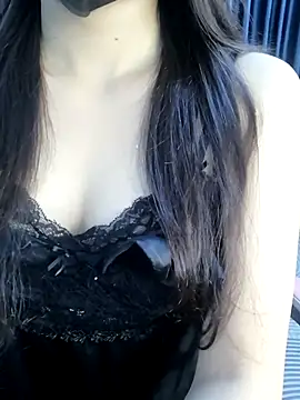 Snapshot of _Linez_ chatting on October 1, 6:35 pm  Linez  online show from October 1, 6:35 pm