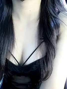 Snapshot of _Linez_ chatting on September 25, 7:45 pm  Linez  online show from September 25, 7:45 pm