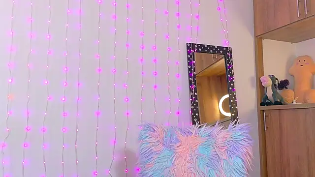 im anna  online show from December 18, 4:12 pm