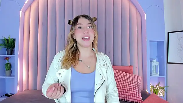 LilithSmith  online show from November 25, 11:45 am