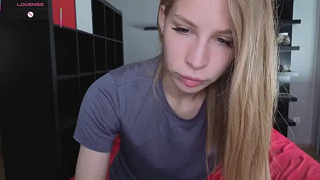 Elis Fox online show from June 8, 8:04 am