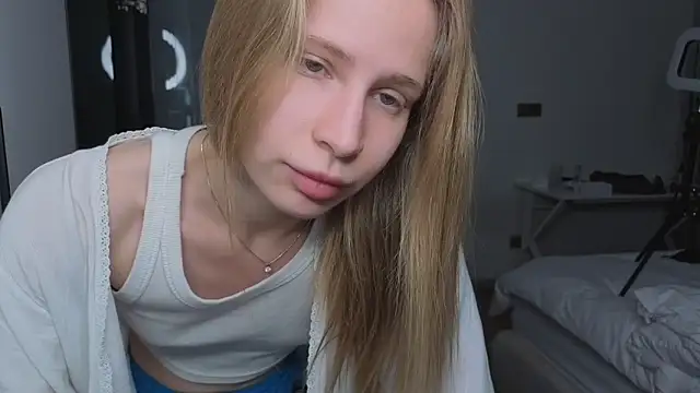 Elis Fox online show from January 8, 9:02 am