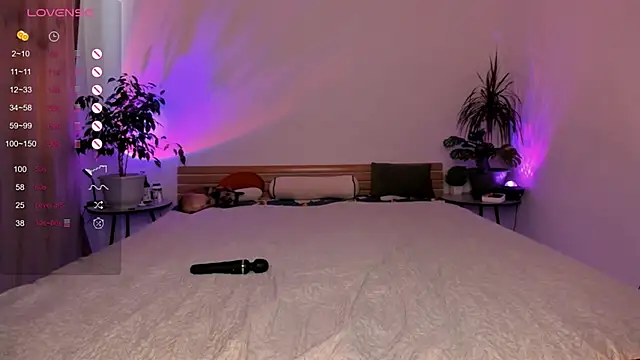 alisahug online show from June 13, 11:40 am