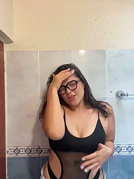 daniela moreno- online show from May 3, 5:05 pm