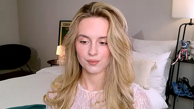 RozzitaBedberry online show from November 9, 1:29 pm