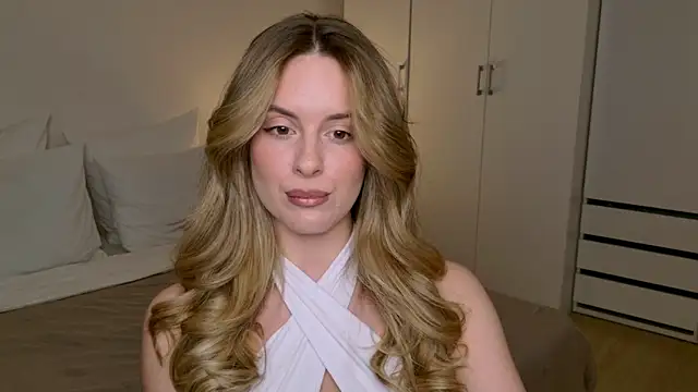 RozzitaBedberry online show from January 15, 4:02 pm