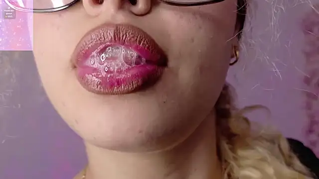 Haelycute online show from August 6, 2:51 am