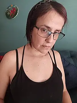 IsisBlake online show from August 2, 8:01 pm