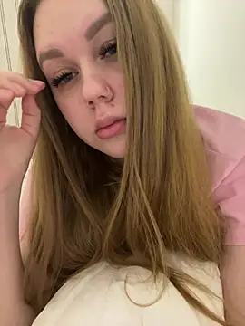 Marylallka5 online show from May 4, 8:23 pm