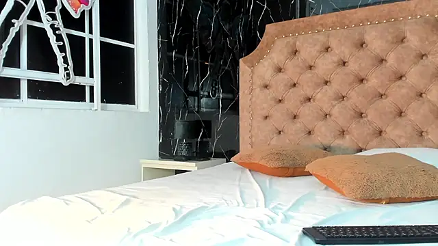  cannabitch online show from July 13, 9:48 pm