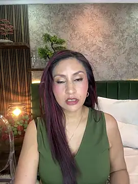 MonicaMoret online show from July 31, 12:50 pm