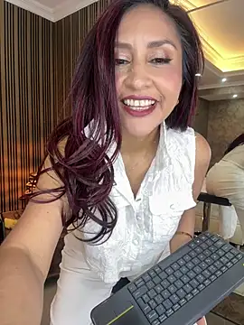 MonicaMoret online show from July 17, 2:32 pm