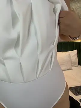 MonicaMoret online show from July 2, 12:44 pm