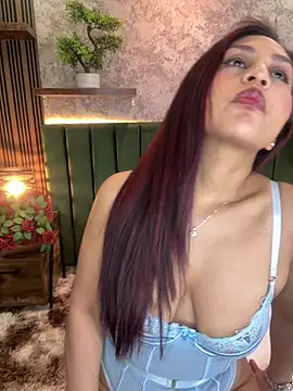 MonicaMoret online show from July 28, 4:51 pm
