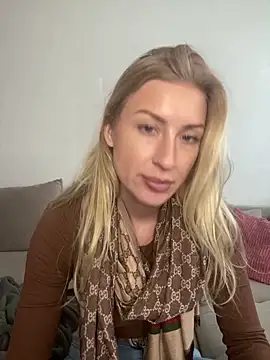 belle98 online show from December 16, 1:39 pm