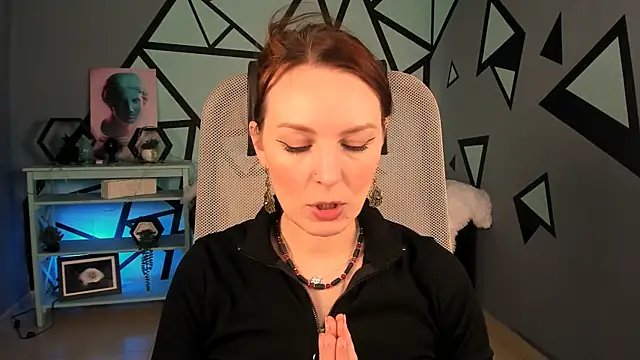 VandaRossi online show from October 11, 1:25 pm