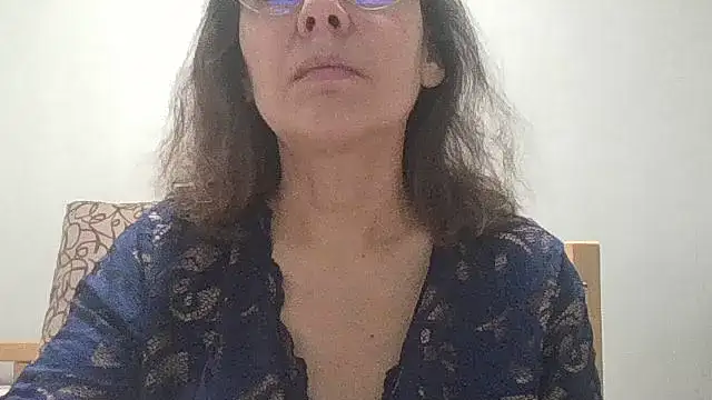 HollyJewel online show from March 13, 4:30 pm