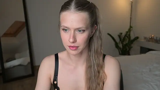 ella twinkl online show from June 19, 6:55 pm