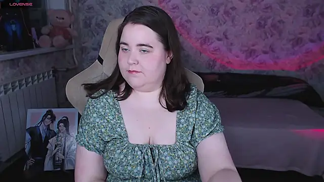 Estelle Hicks online show from July 9, 7:16 pm