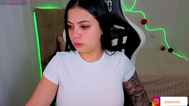 Victoryyy  online show from November 25, 7:15 pm