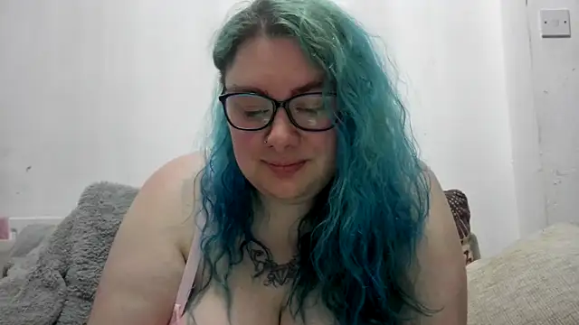 Bustycurves online show from June 13, 11:57 pm