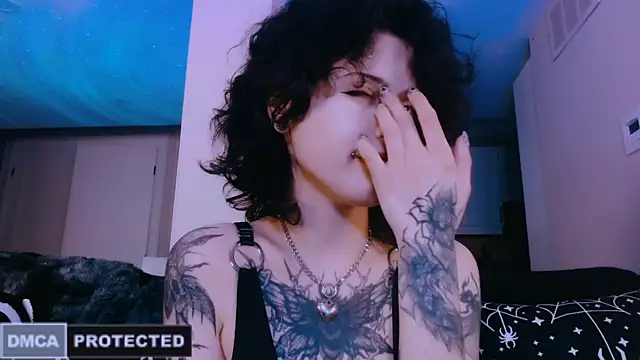 NaughtyLittleFox online show from May 1, 5:21 am