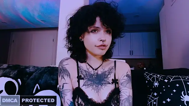 NaughtyLittleFox online show from April 30, 5:45 am