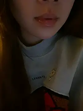 minmin2kk5 online show from March 4, 3:18 pm