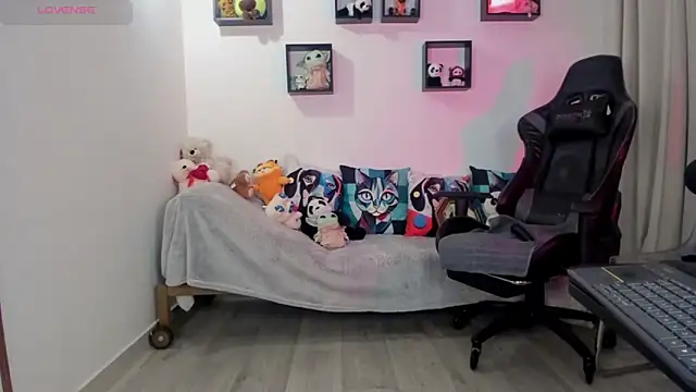 Biancastrongg online show from July 12, 3:40 am