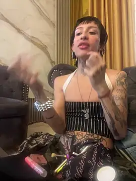 MadisonWood01 online show from July 6, 2:44 pm
