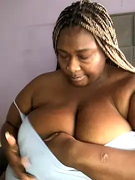 Snapshot of bustytitsxxx chatting on September 12, 10:45 am bustytitsxxx online show from September 12, 10:45 am