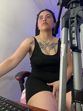  luna torres online show from June 9, 1:21 pm