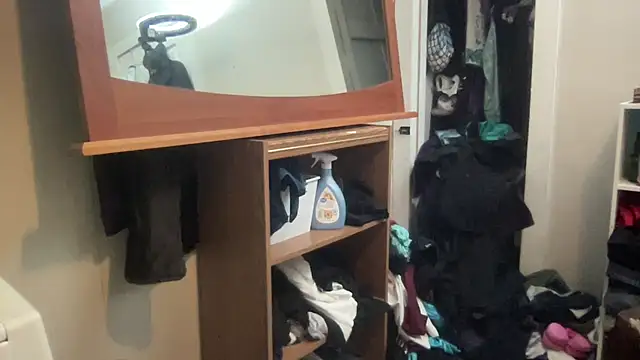 Snapshot of sum1betterthanmost chatting on October 28, 10:58 pm sum1betterthanmost online show from October 28, 10:58 pm