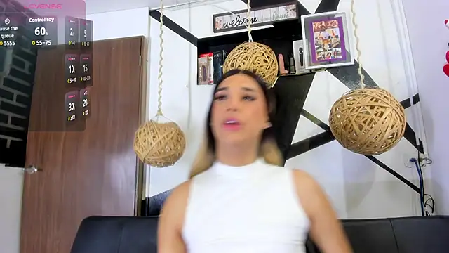 victoria aleia  online show from October 22, 9:42 pm