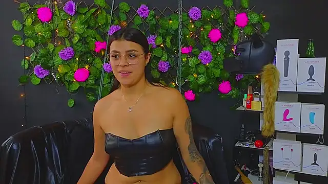 Sweett Mollyy online show from July 15, 5:06 pm