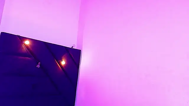 littleebluee online show from July 28, 7:50 pm